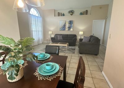 Dining to lounge